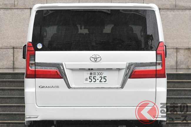 クルマは四角くないとダメ 流行りの丸いクルマに異議 あまりに真四角すぎるトヨタ車3選 くるまのニュース クルマは四角くないとダメ 流行りの丸いクルマに異議 あまりに真四角すぎるトヨタ車3選 くるまのニュース