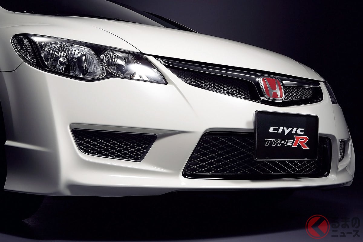 走りをストイックに追求した超硬派なセダンだった「FD2型 シビックタイプR」