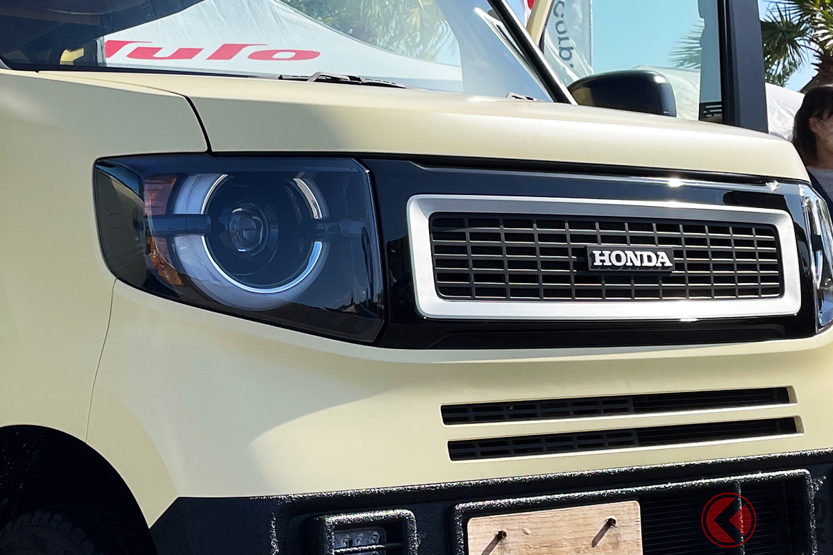 ホンダのレトロ調 軽バン車中泊仕様 を実車展示 ウッドな Trip Van に興味津々 反響は くるまのニュース ホンダのレトロ調 軽バン車中泊仕様 を実車展示 ウッドな Trip Van に興味津々 反響は くるまのニュース