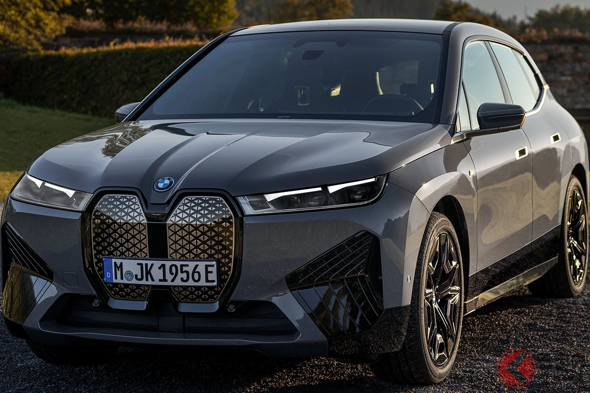 グリルの必要性が少ないEVだが、大型キドニーグリルを装備したBMW「IX」
