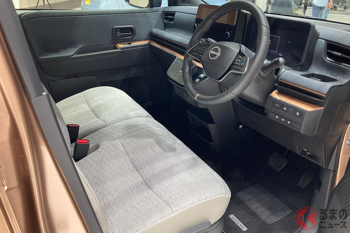 ほぼソファ 搭載 日産新型 サクラ 高級感スゴい内装とは グレードの差はある くるまのニュース ほぼソファ 搭載 日産新型 サクラ 高級感スゴい内装とは グレードの差はある くるまのニュース