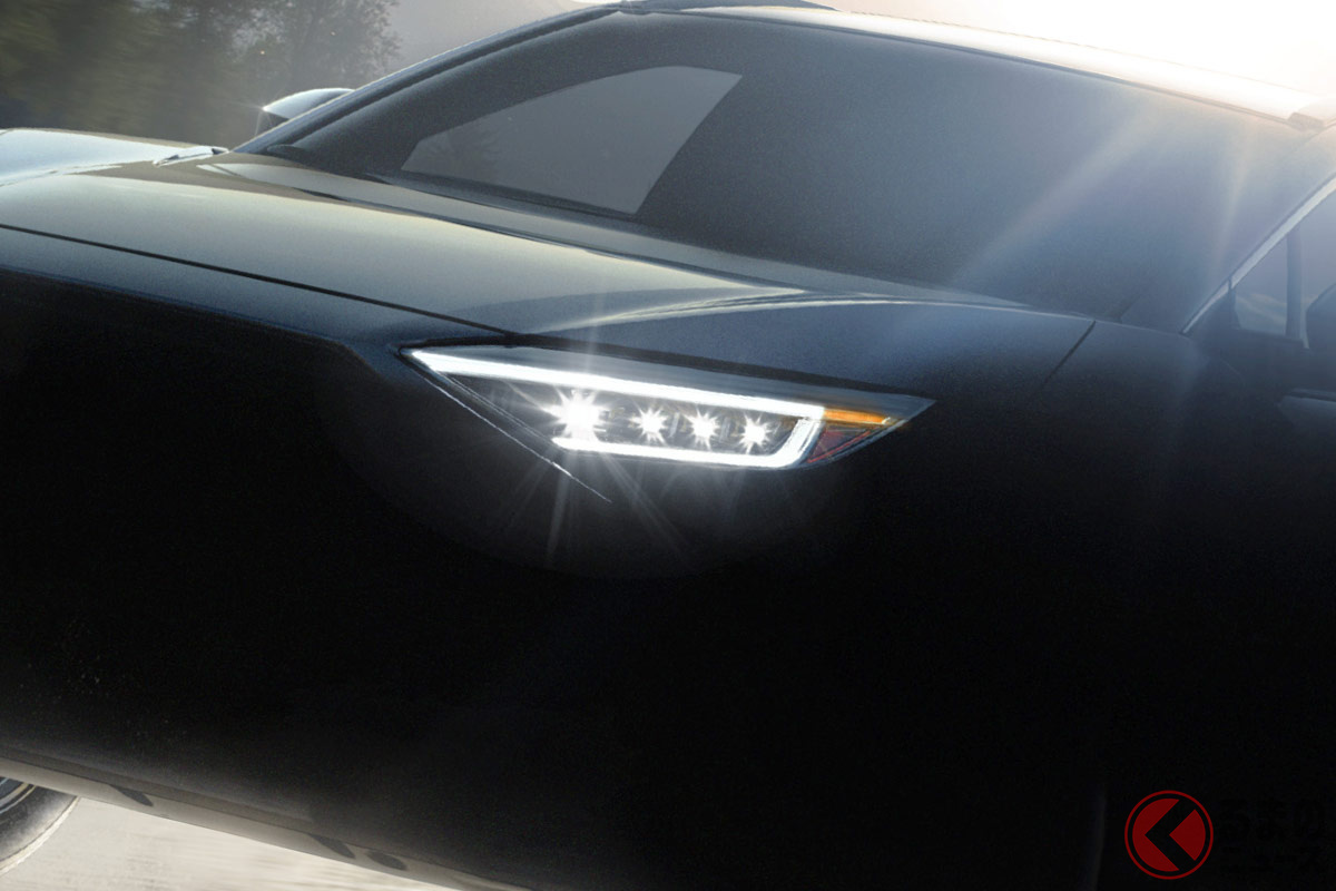 ヘッドライトのデザインとシルエットが公開されたスバル新型「ソルテラ」