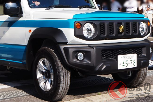 青白のスズキ ジムニー警察車両 に熱視線 パトカー勢ぞろい けいさつ車両展 に登場した災害対策車とは くるまのニュース 青白のスズキ ジムニー警察車両 に熱視線 パトカー勢ぞろい けいさつ車両展 に登場した災害対策車とは くるまのニュース