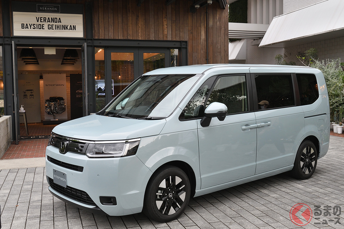 「派手顔」が多いミニバン界で突如現れた「シンプル系」デザインで話題を呼んだホンダの新型ミニバン「ステップワゴン AIR」(2022年5月フルモデルチェンジ)