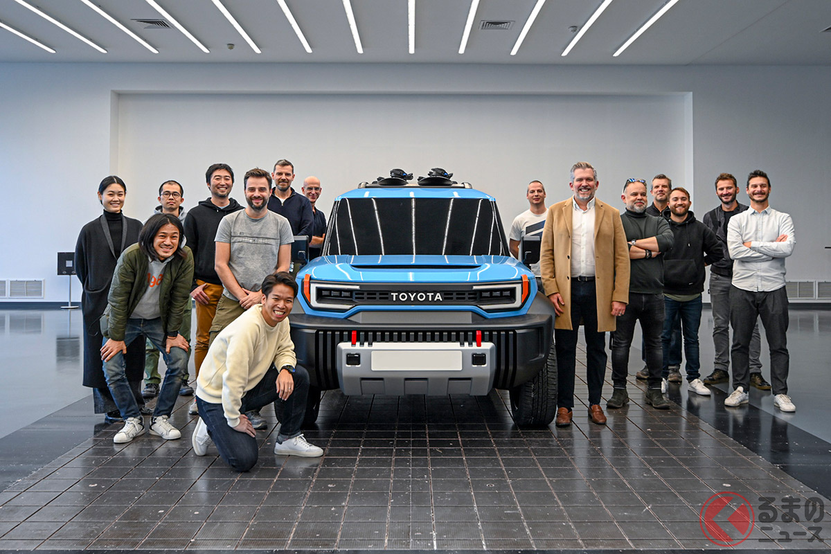 欧州トヨタはコンパクトクルーザーEVとED2のスタッフが写った集合写真
