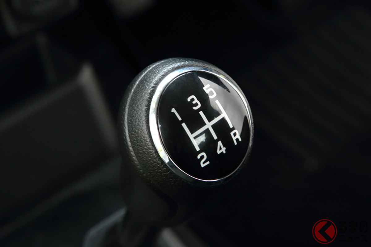 ジムニー&ジムニーシエラの5速MT車に「停車時アイドリングストップシステム」が採用された