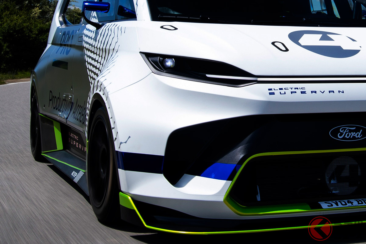 フォードが開発した最高出力2000馬力の「プロ・エレクトリック・スーパーバン」