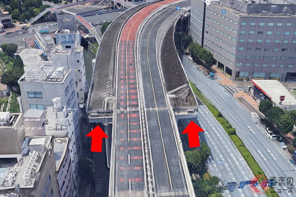 5号池袋線の飯田橋付近にあるイカの耳。赤い矢印は編集部が加筆（(C)Google）