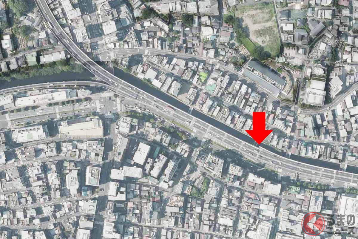 5号池袋線の早稲田出口にあるイカの耳(国土地理院「地理院地図」に編集部が一部加工)