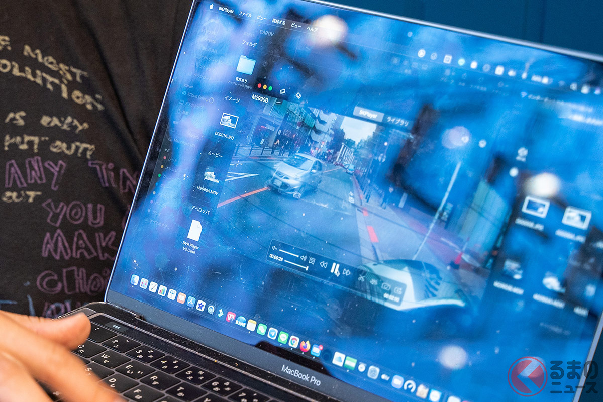 メルセデス・ベンツ「Gクラス」で被害にあったB氏が見せてくれた「犯人グループのドラレコ映像」(撮影:加藤博人)