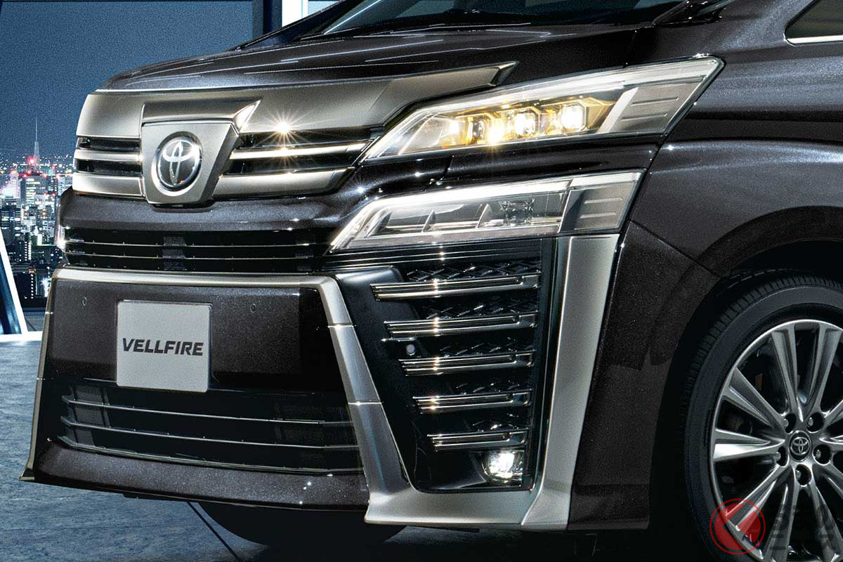 グレードが大幅に縮小されたトヨタ「ヴェルファイア」