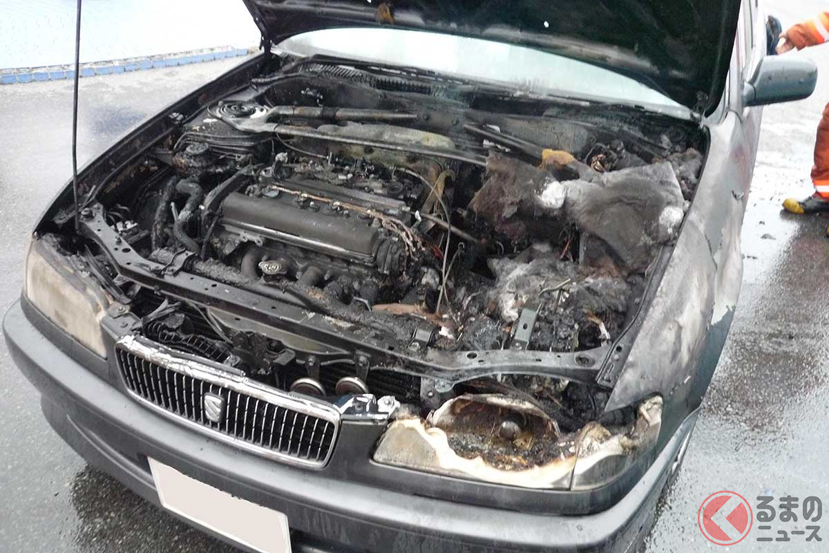 エンジンから火が出たクルマ