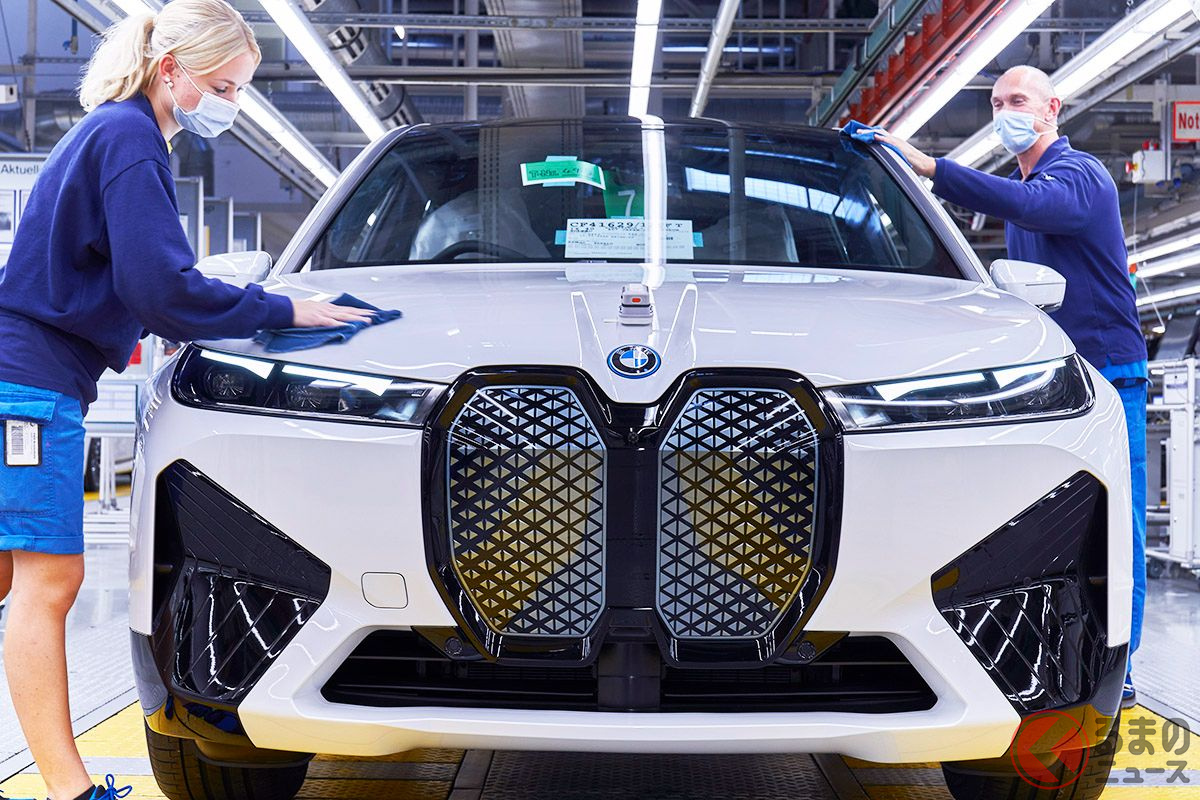 BMW「iX」の生産風景