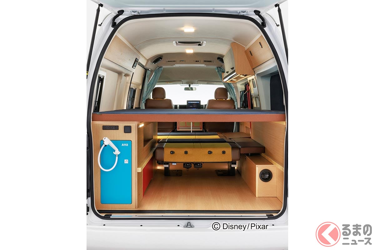 『トイ・ストーリー』の世界観を表現したキャンピングカー「TOY'S BOX 95」