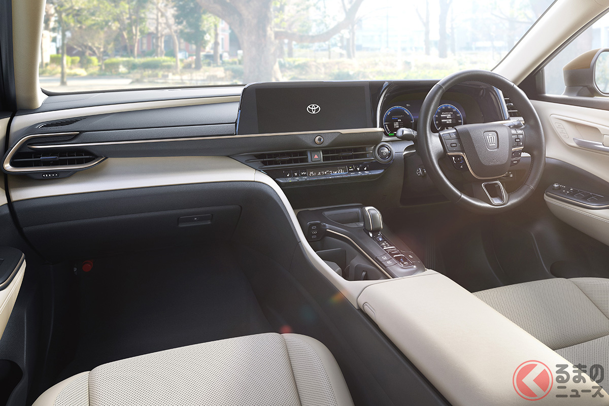 16代目でイメージ一新! トヨタ 新型「クラウン クロスオーバー」のモダンな内装デザイン
