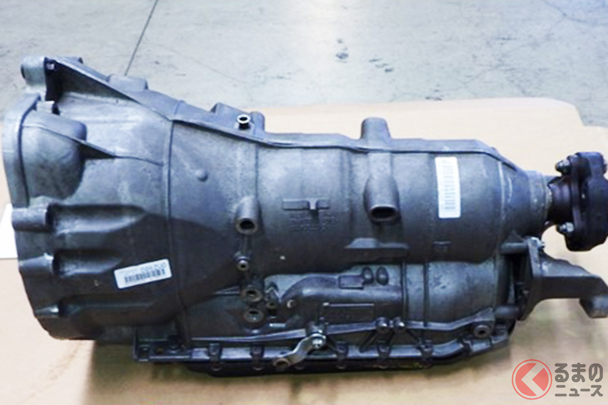 大阪港に輸入されようとしていた変速機のなかに隠されていたものとは……?(画像: 税関Twitter「カスタム君」@Custom_kunより)