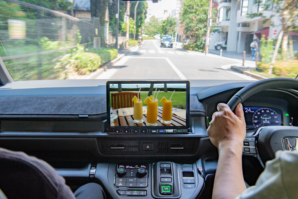 ドライブはもっとストレスフリーへ データシステムから新型ステップワゴン用TV-KITが登場！【PR】 | くるまのニュース