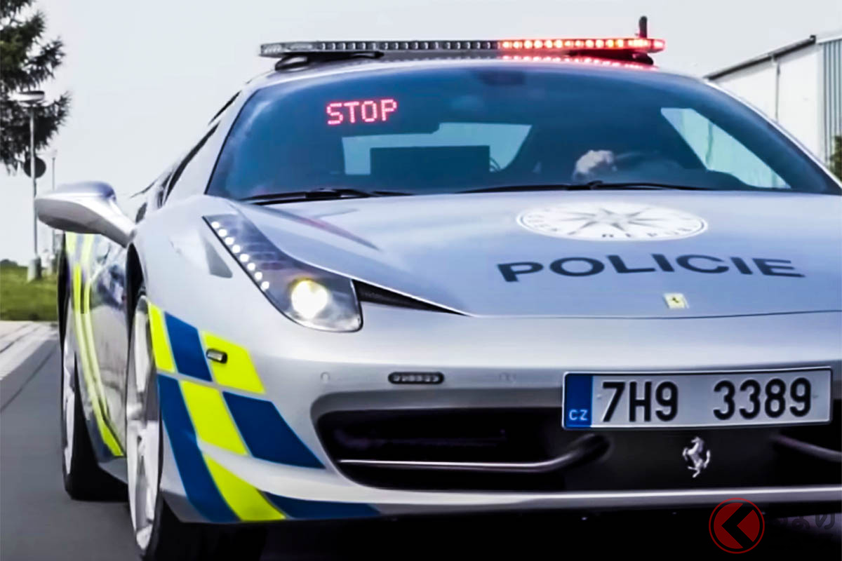 改造費用約192万円をかけて制作されたチェコ警察が導入したイタリアの高級車フェラーリ「458イタリア」をベースにしたパトカー