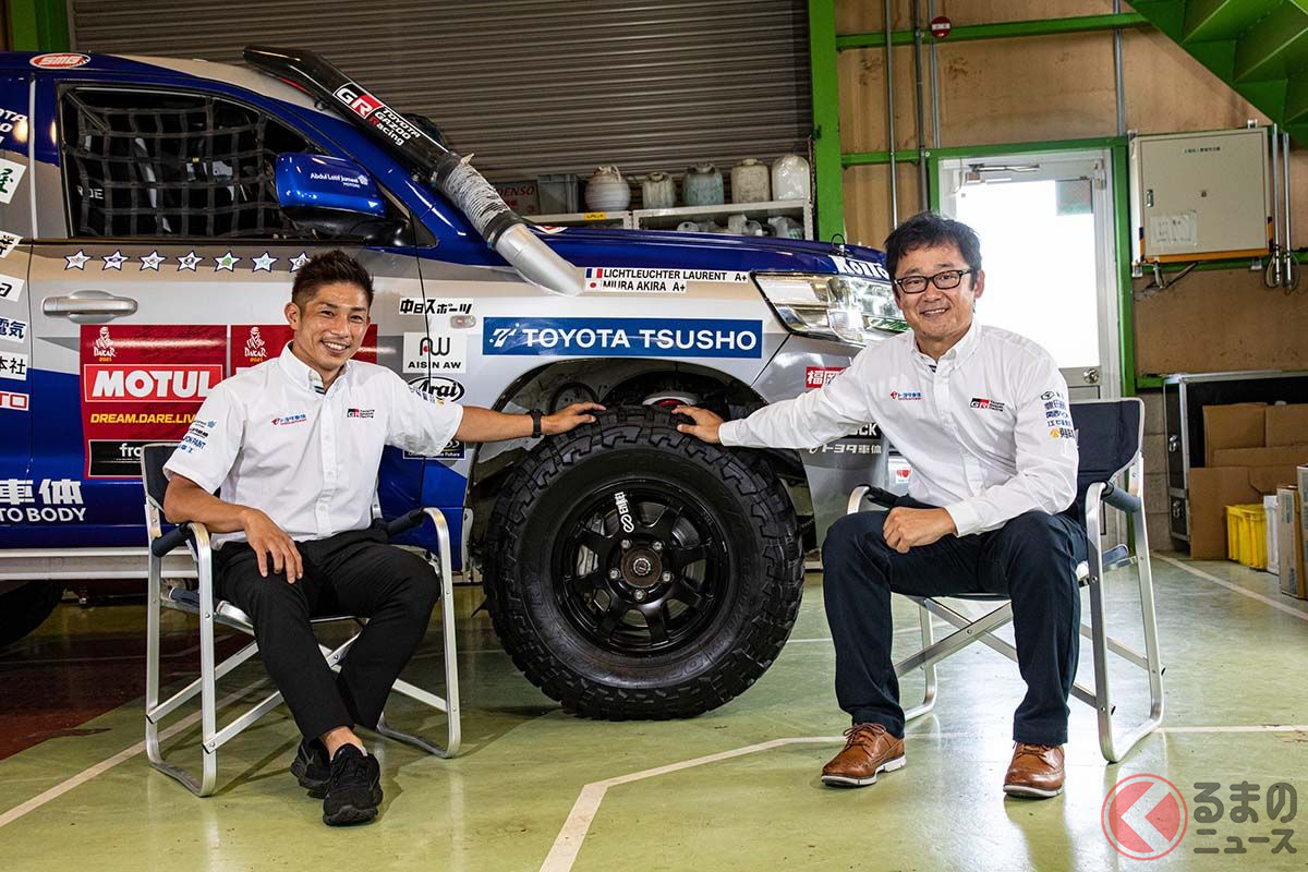 TLCのカーナンバー340車のドライバーである三浦昂選手（写真左）と角谷裕司監督（右）