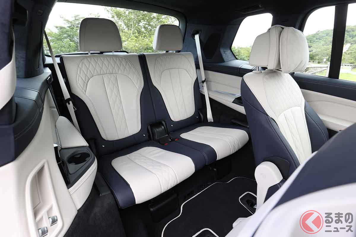 BMW「X7 xドライブ40d Mスポーツ」のサードシート。大人もゆったりと座れるのが特徴だ