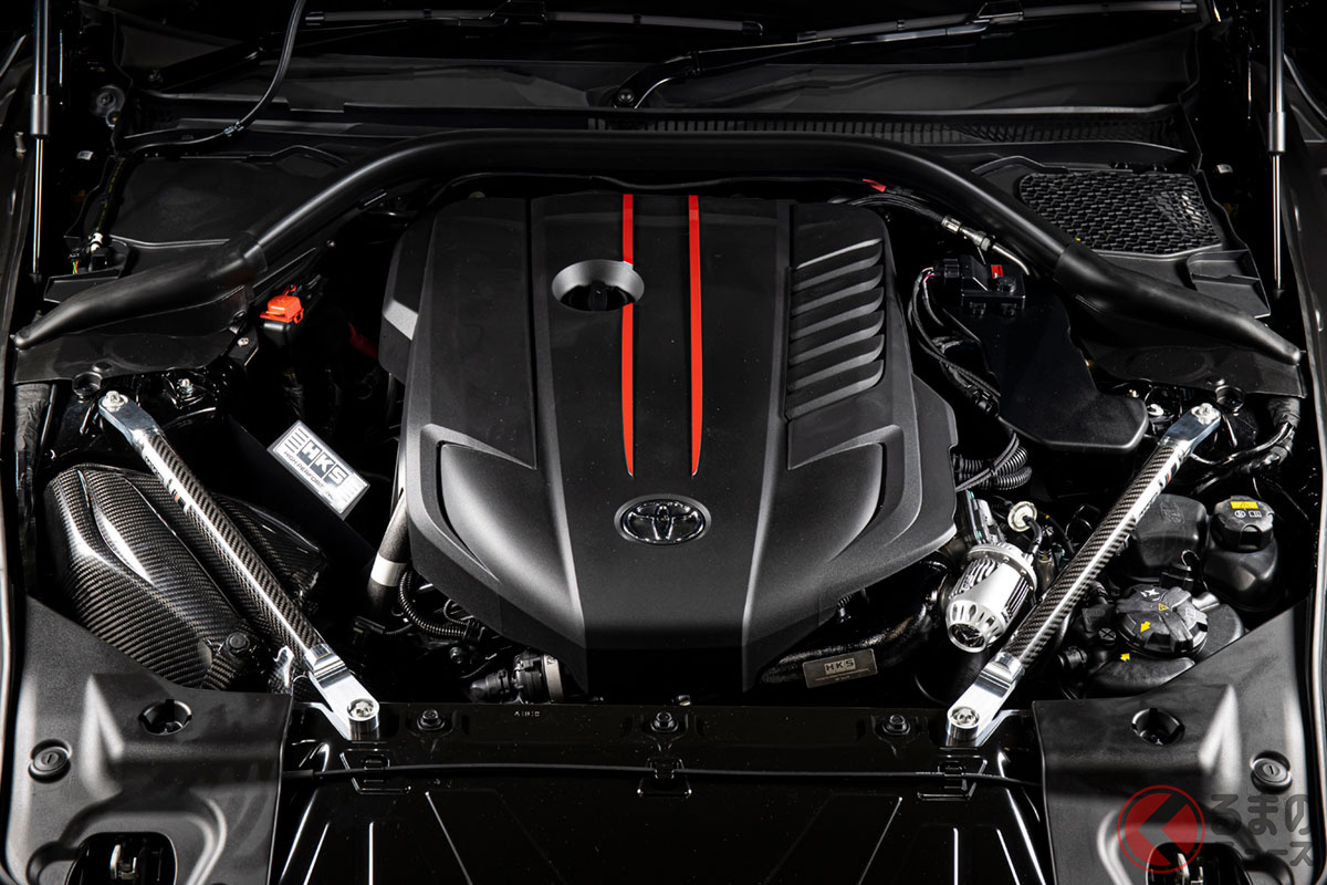 「HKS CARBON BRACE GR SUPRA A9# FULL SET」フロント部(写真は試作品であり、実際の商品ラベルとは異なる)