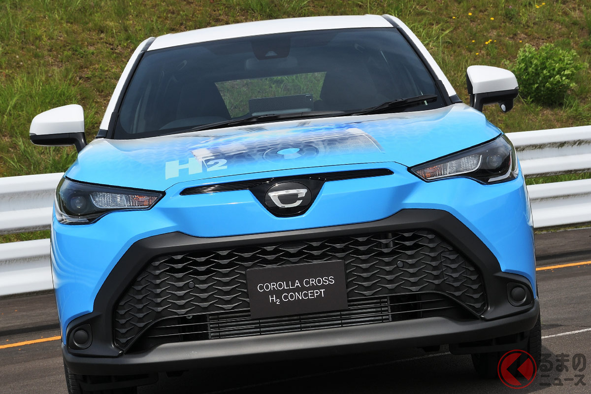 まさか…! 「水素カローラクロス」が存在! 東京都内に初展示!