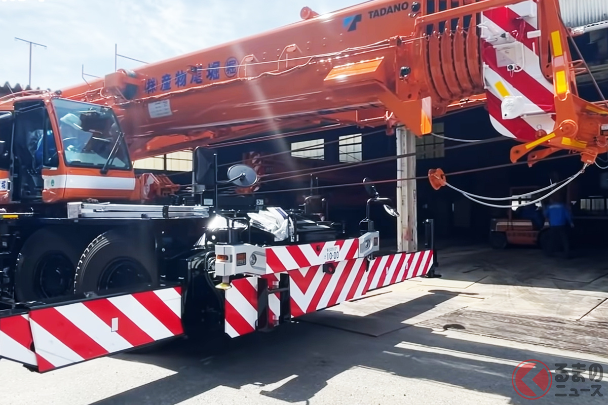 堀尾物産に納車された100tクレーン車(画像:YouTubeチャンネル「堀尾物産株式会社CH」より)