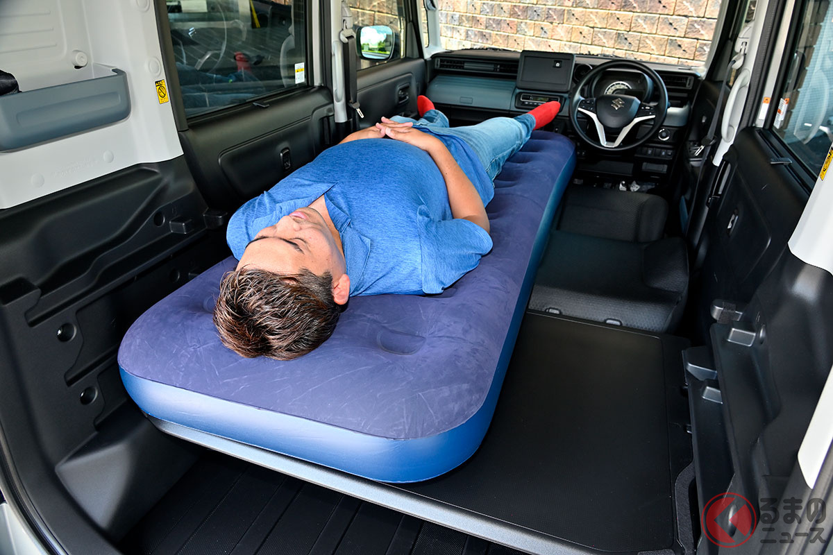 荷室スペースの使い方で車中泊がより快適になる?