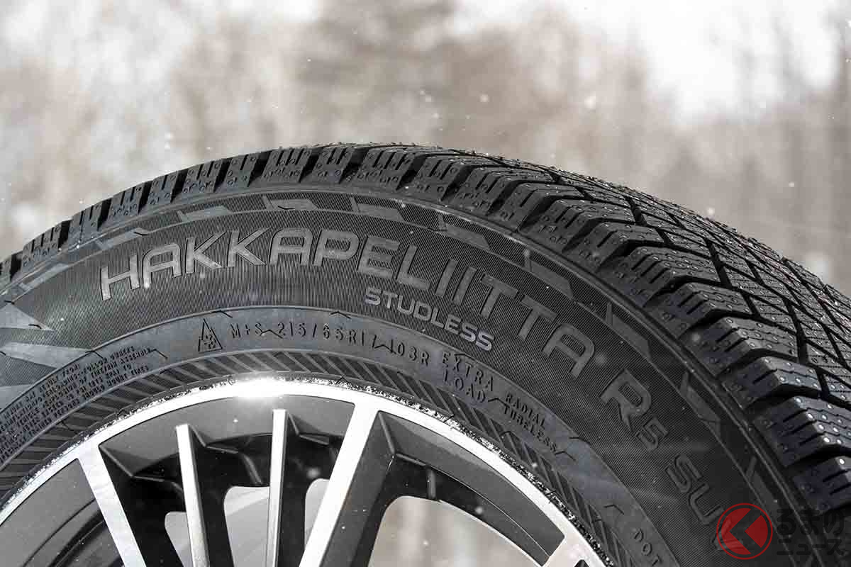 逸品】 送料無料 ノキアンタイヤ 冬 スタッドレスタイヤ Nokian Tyres HAKKAPELIITTA R5 EV イーブイ 225  55R19 103R XL 4本
