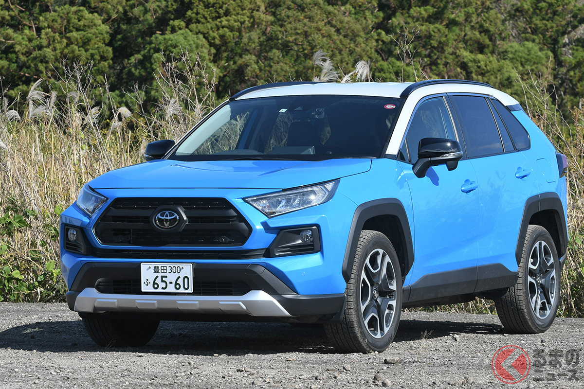 トヨタ「RAV4」では鮮やかなブルーを選ぶ人も一定数存在する