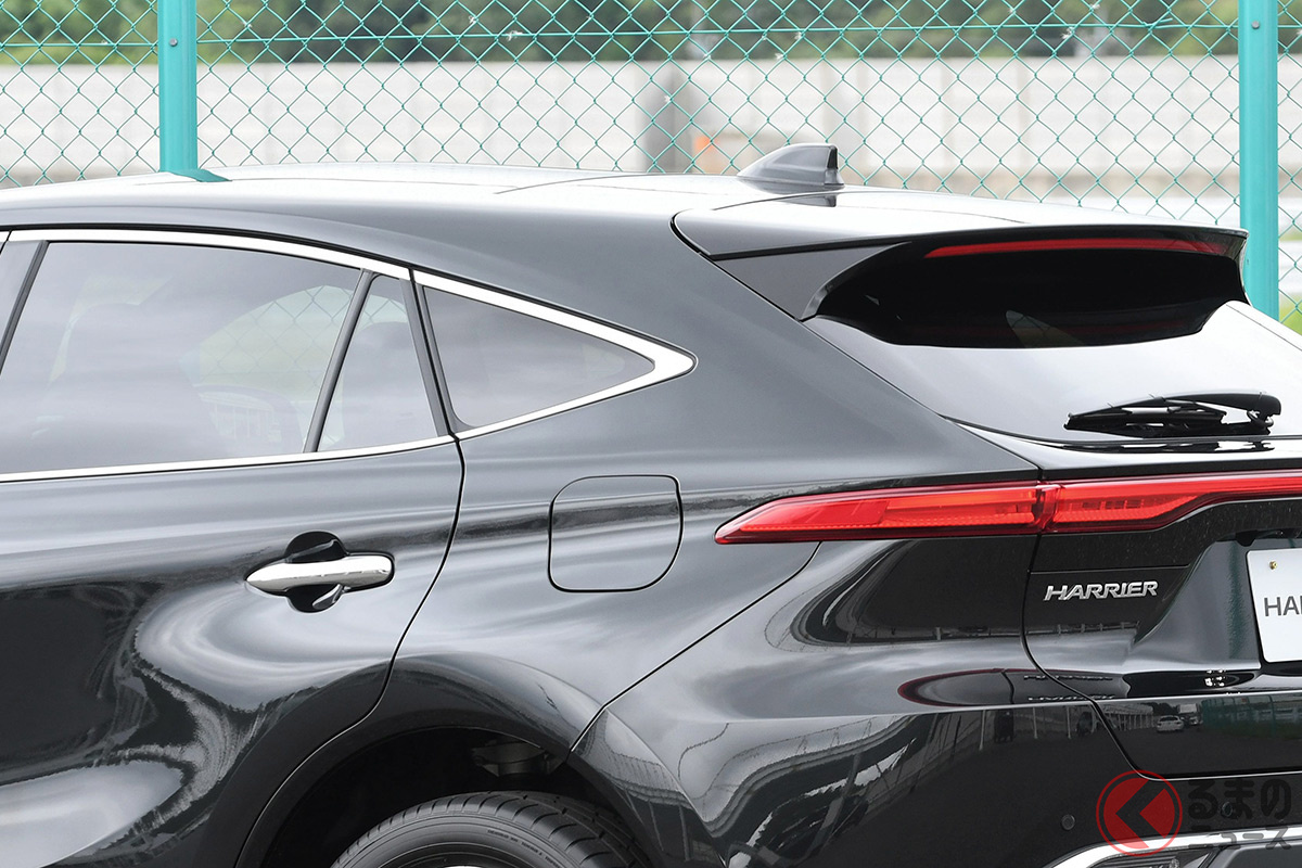 美しいクーペスタイルを採用したトヨタ「ハリアー」