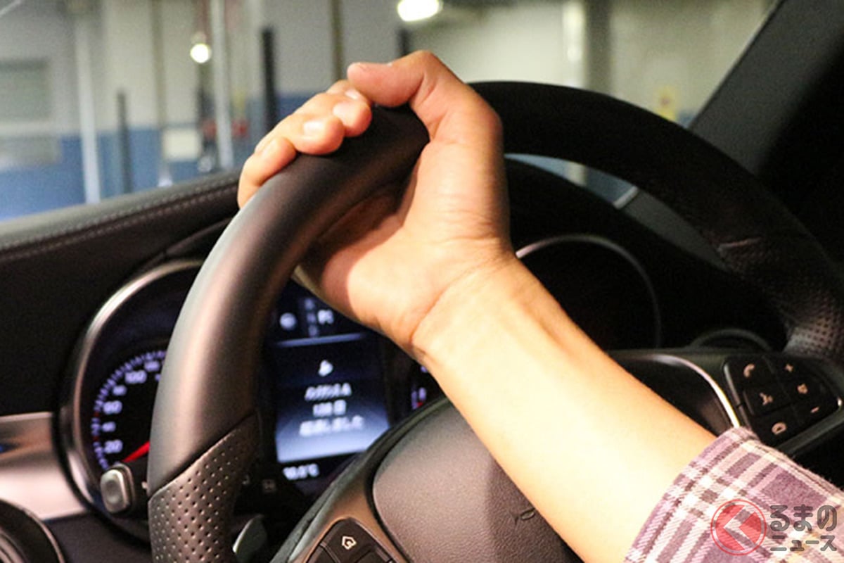つい癖で 内掛けハンドル してない なぜ問題視される 個性的なハンドル操作が危険といわれる理由とは くるまのニュース つい癖で 内掛けハンドル してない なぜ問題視される 個性的なハンドル操作が危険といわれる理由とは くるまのニュース