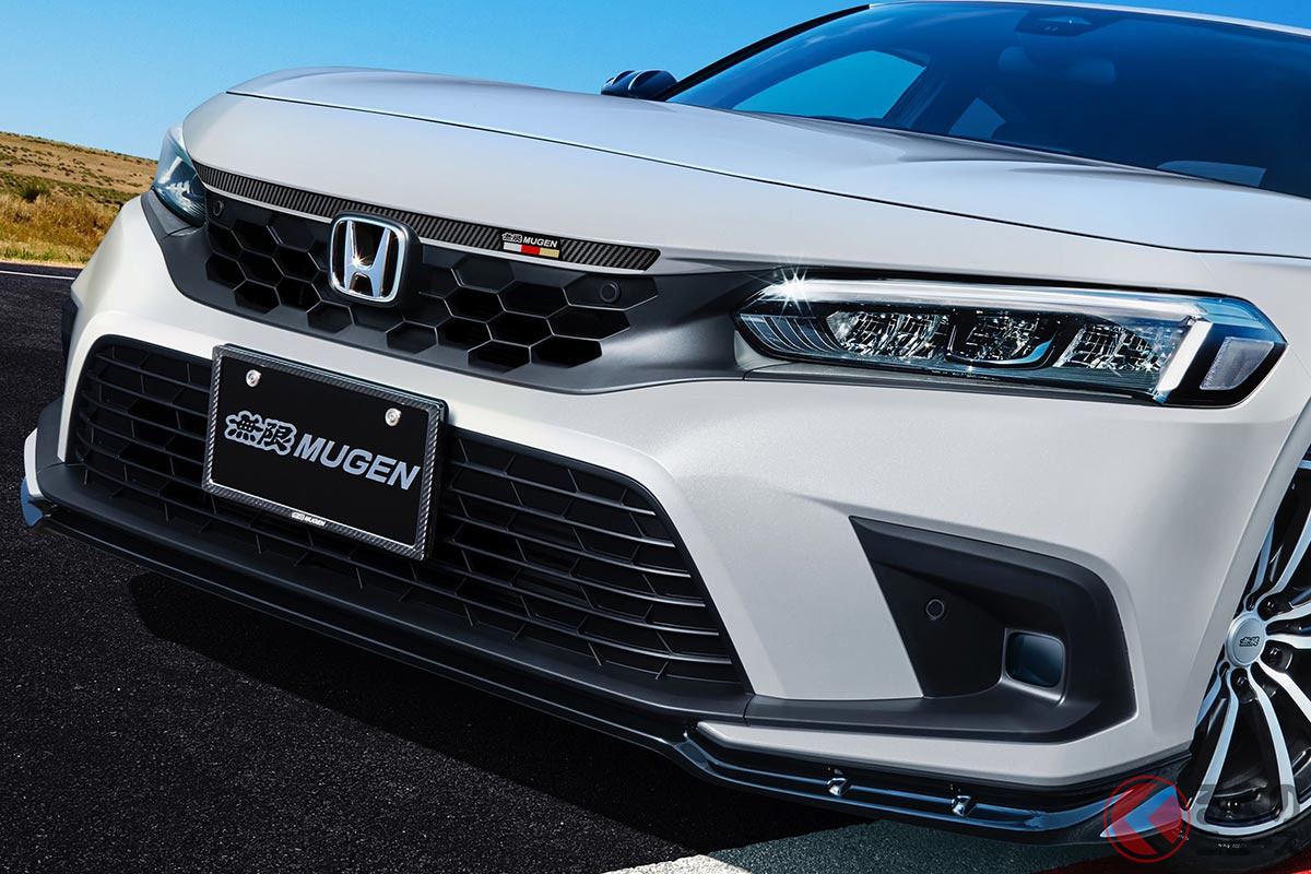 無限パーツでスポーティにカスタムされたホンダ新型「シビック」
