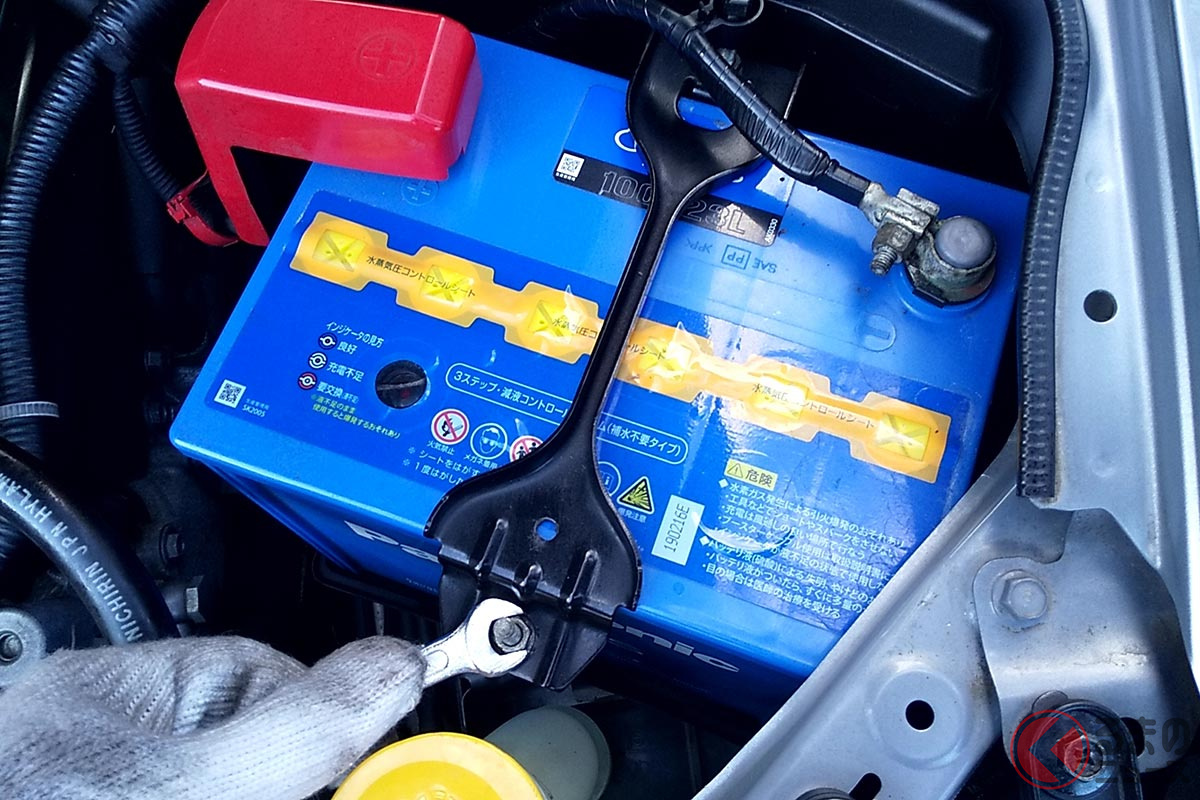 なぜハイブリッド車はバッテリーをふたつ搭載 寿命や交換費用の目安はどれくらい 記事詳細 Infoseekニュース なぜハイブリッド車はバッテリーをふたつ搭載 寿命や交換費用の目安はどれくらい 記事詳細 Infoseekニュース