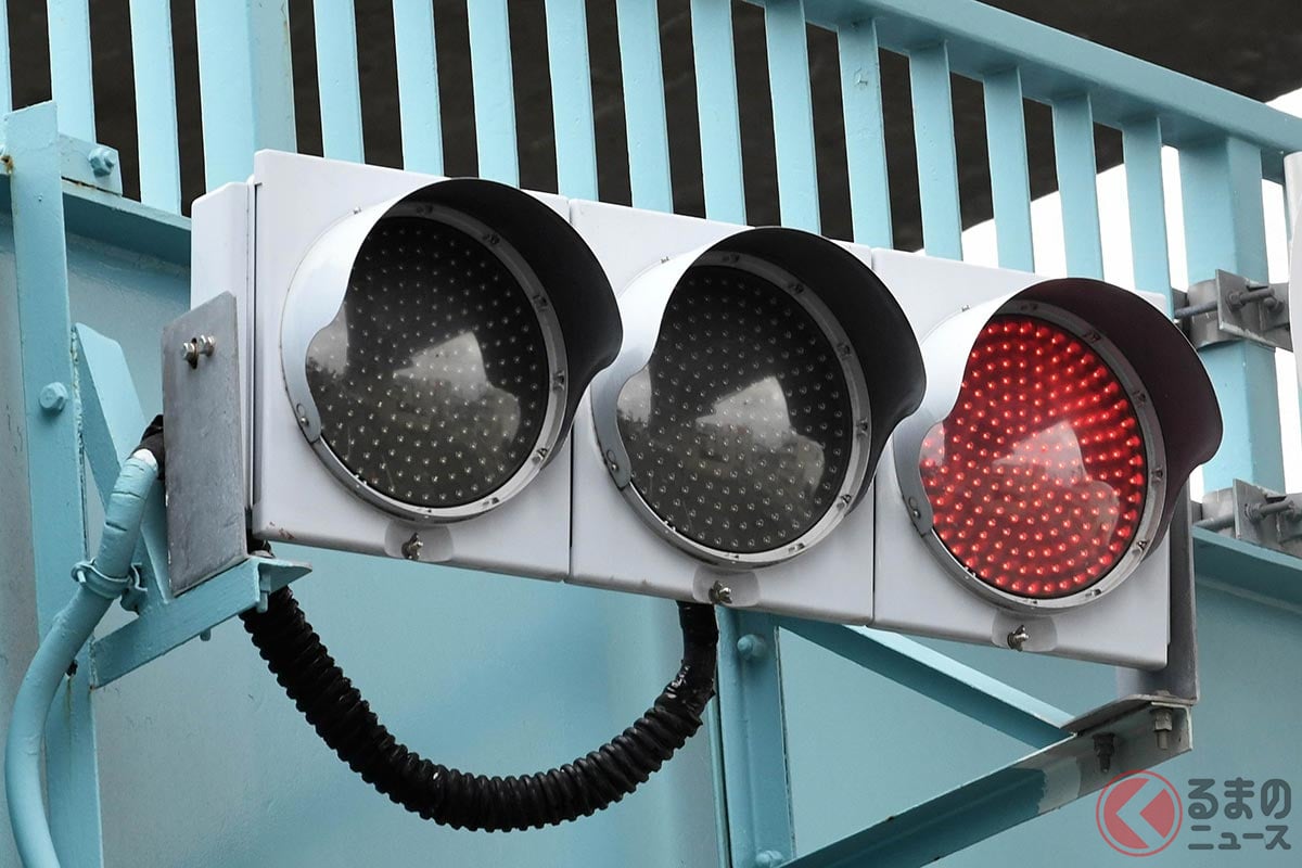 道路を通行するうえで欠かせない信号機