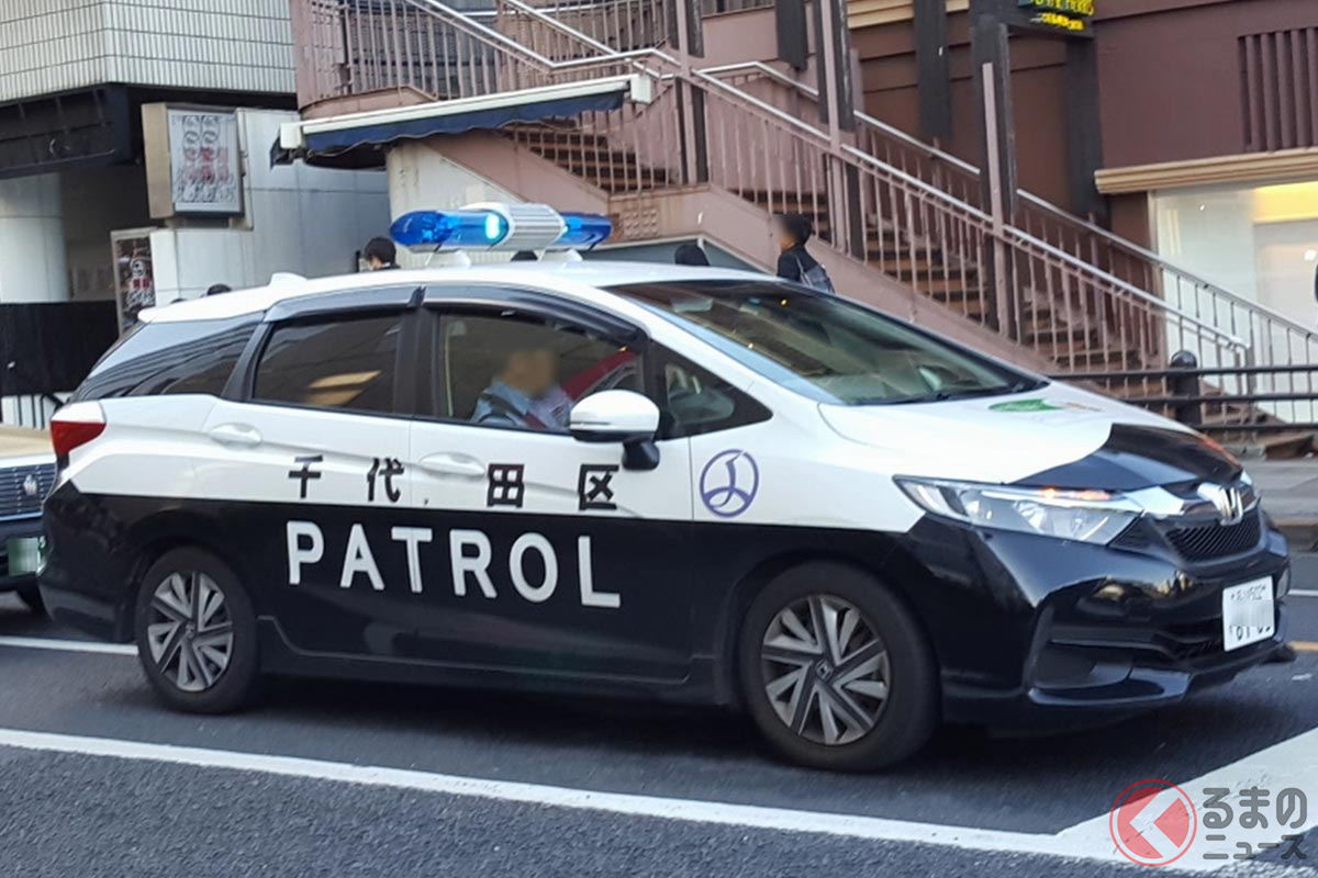 白黒パトカーに青い回転灯を載せた車両は一体ナニ 通称 青パト の正体とは くるまのニュース 白黒パトカーに青い回転灯を載せた車両は一体ナニ 通称 青パト の正体とは くるまのニュース