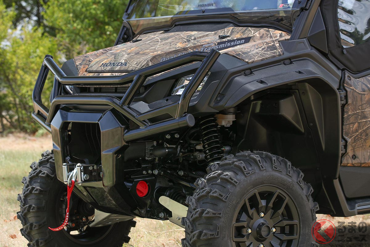 迷彩柄がクールなホンダ新型「パイオニア1000 6デラックスクルー」