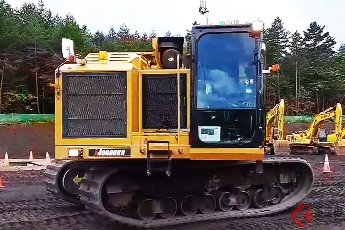 遠隔操縦で動くキャリアダンプ(画像:国土交通省 利根川水系砂防事務所 公式ツイッター(@ktr_tonesabo)より)