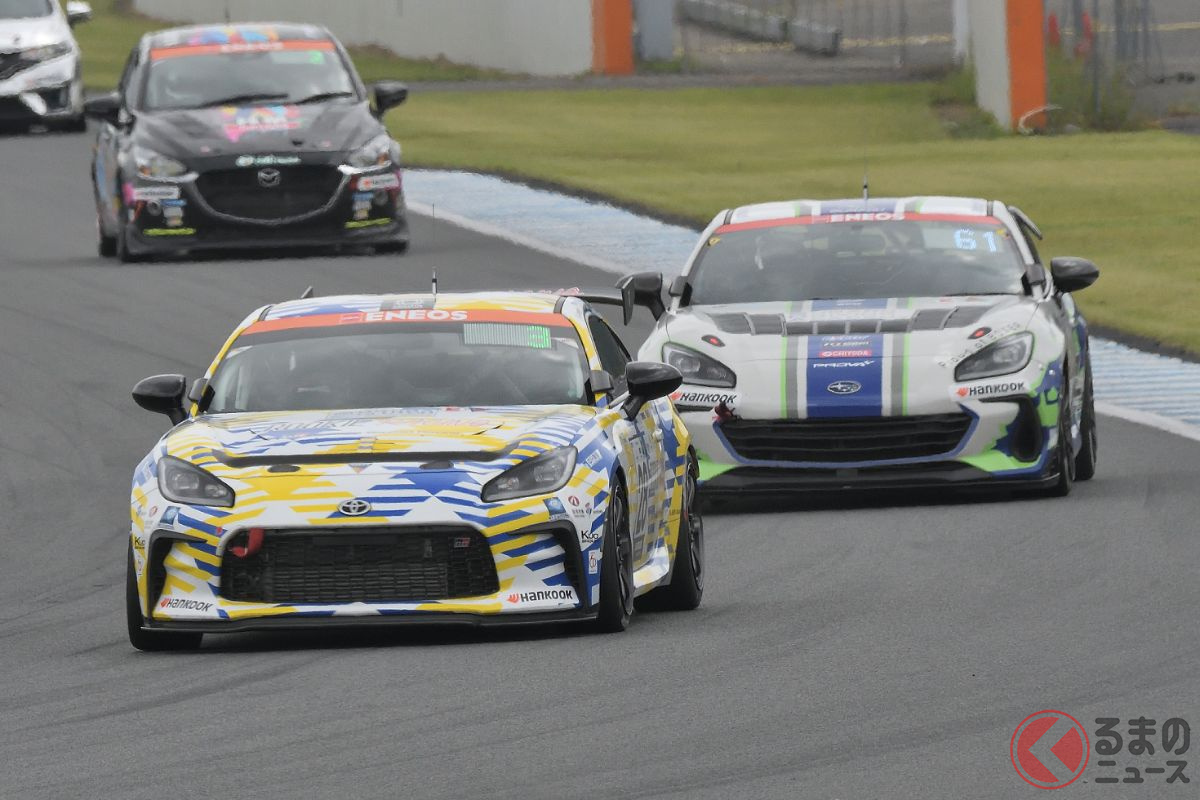 2022年のスーパー耐久シリーズ 第5戦もてぎ。 GR86とSUBARU BRZの真剣勝負!