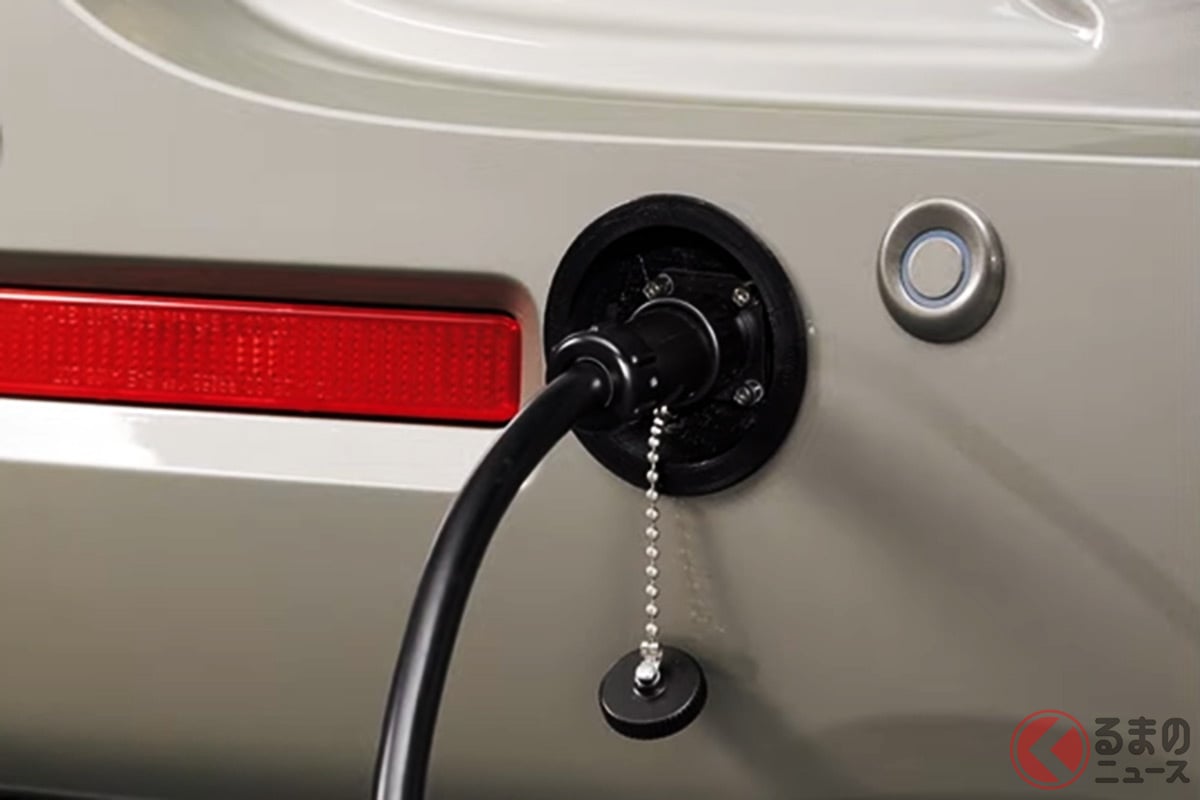 スペーシアベースにディーラーオプション設定される「外部電源ユニット」