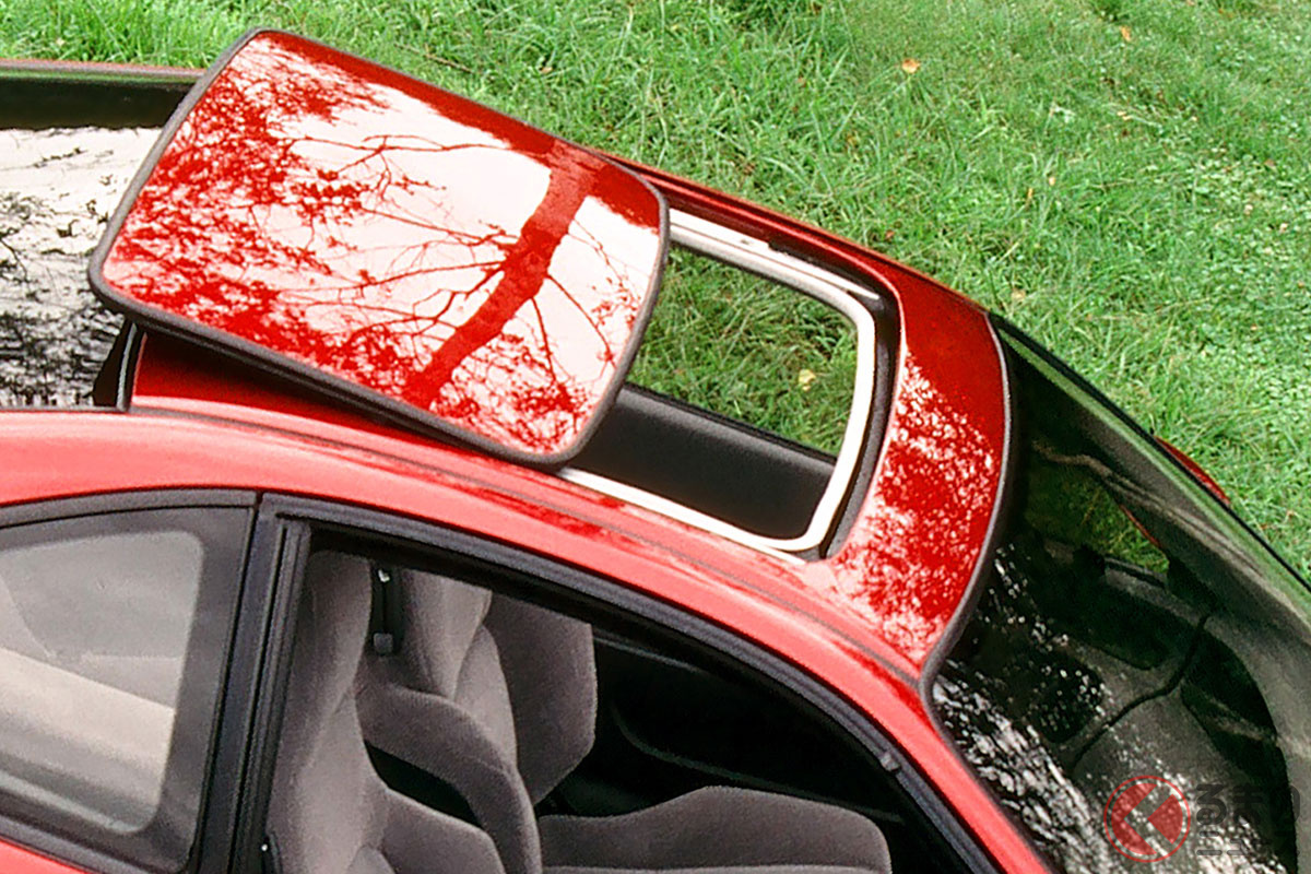 風が気持ちイイ! 写真はホンダのスペシャリティカー「プレリュード」(4代目/1991年)のサンルーフ