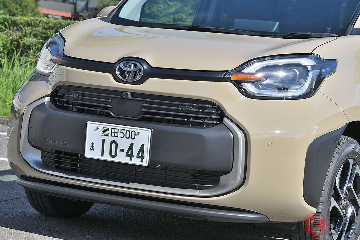 全高以外のボディサイズを変えず、フルモデルチェンジでも先代同様のコンパクトな5ナンバーサイズを維持したトヨタの新型ミニバン「シエンタ」