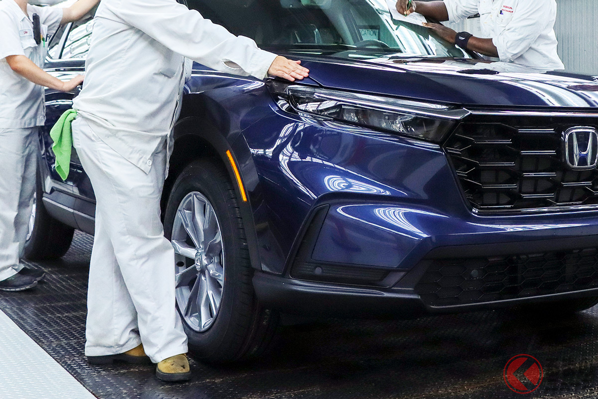 工場で生産される新型「CR-V」