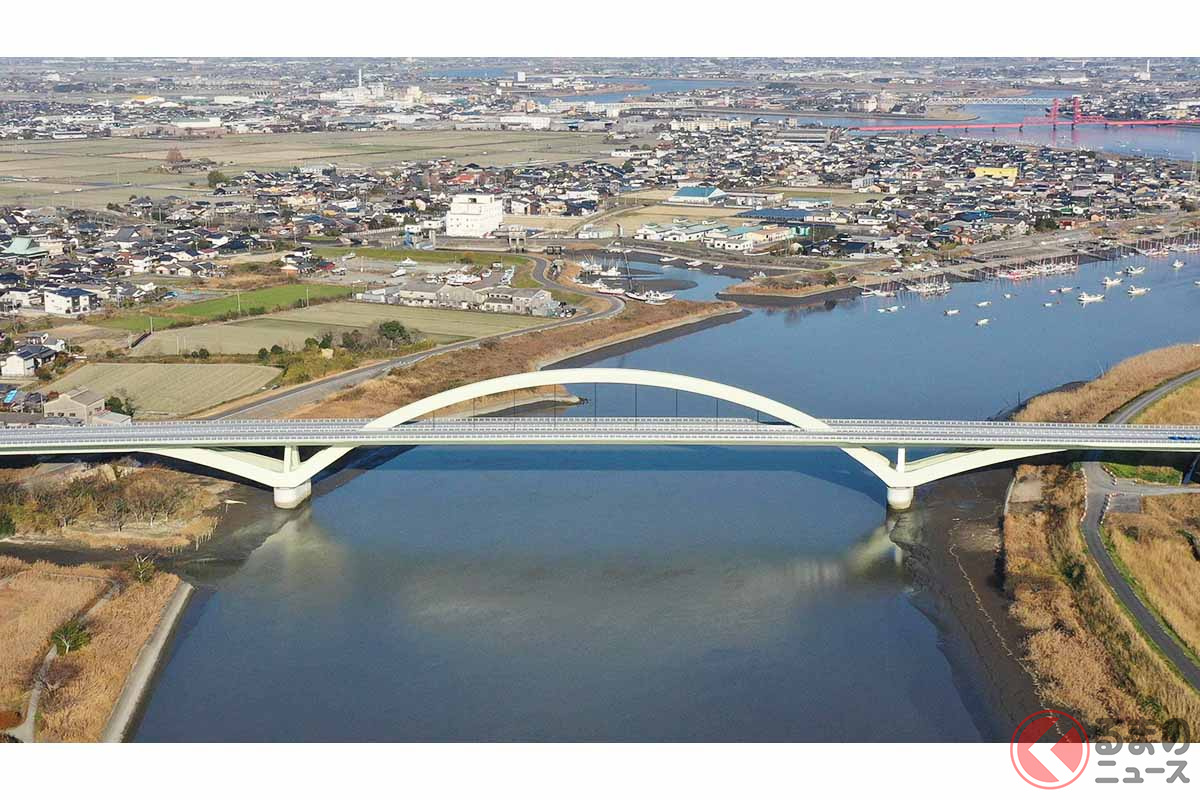 シンプルな1連アーチの有明早津江川大橋(画像:国土交通省九州地方整備局有明海沿岸国道事務所)