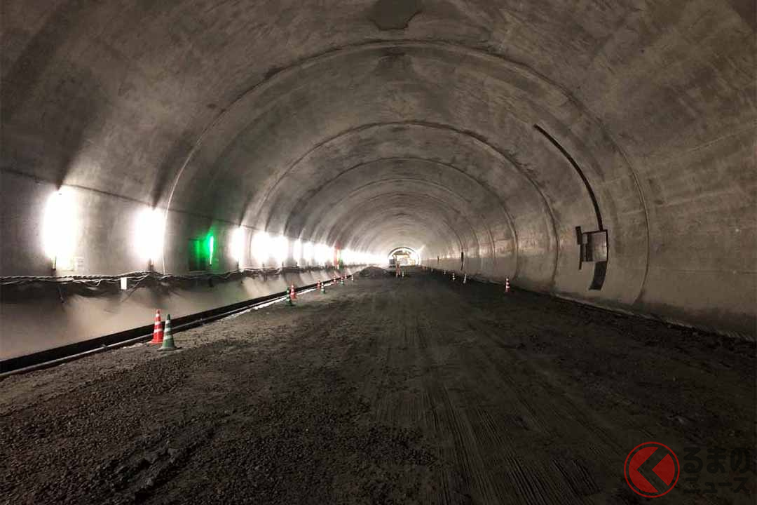 国道158号「大野油坂道路」荒島第2トンネル下山側の覆工施工中の様子(画像:国土交通省近畿地方整備局福井河川国道事務所)