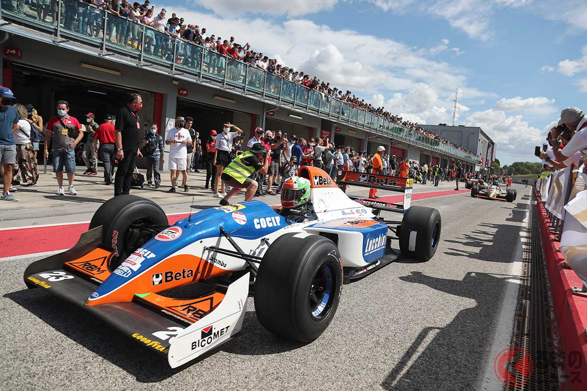 ミナルディ「M194」、現役時代はグッドイヤータイヤだったが、イヴェントではエイボンタイヤを使用。一般の人気投票で3位に