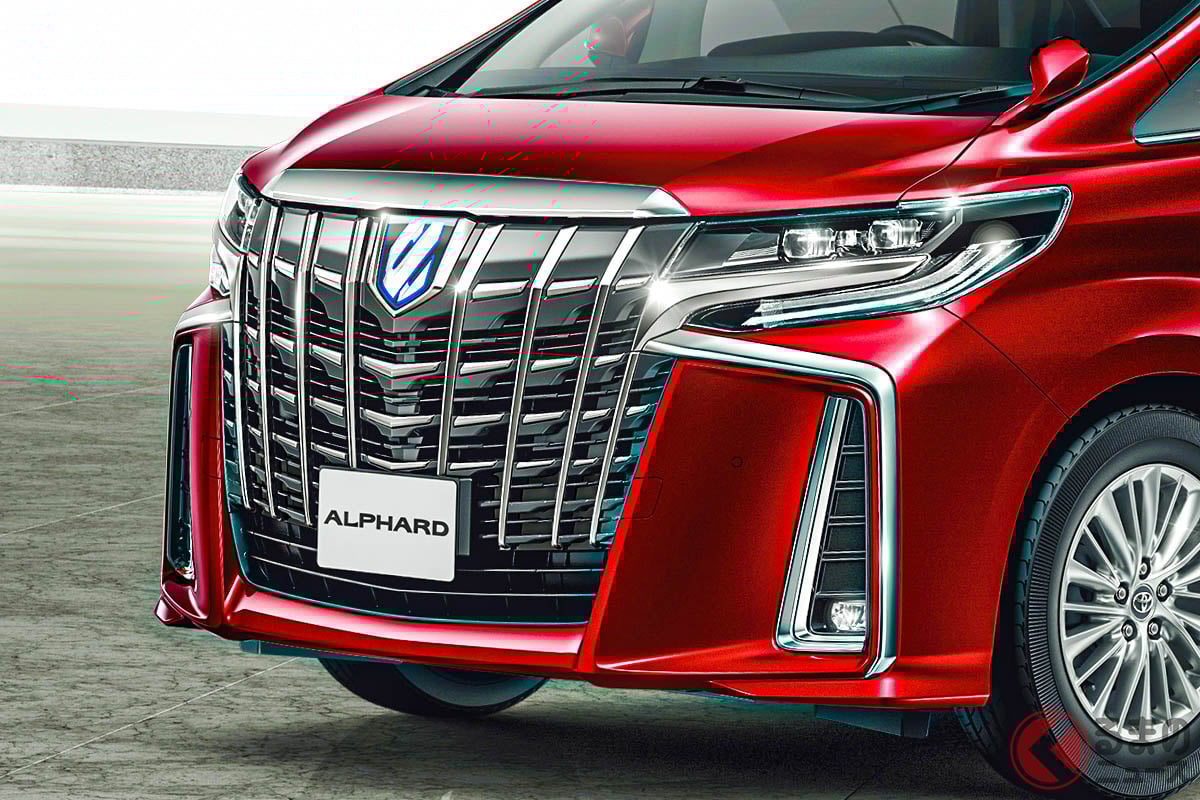 モデルチェンジを重ねるたびにグリルが大きくなるトヨタ「アルファード」