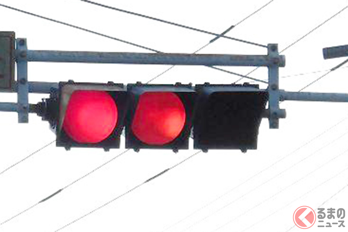 え? 赤しかない! 青・黄がない信号機の正体とは(画像提携:カボス@A・ZU・NA Day @1DonkoAoshingo)