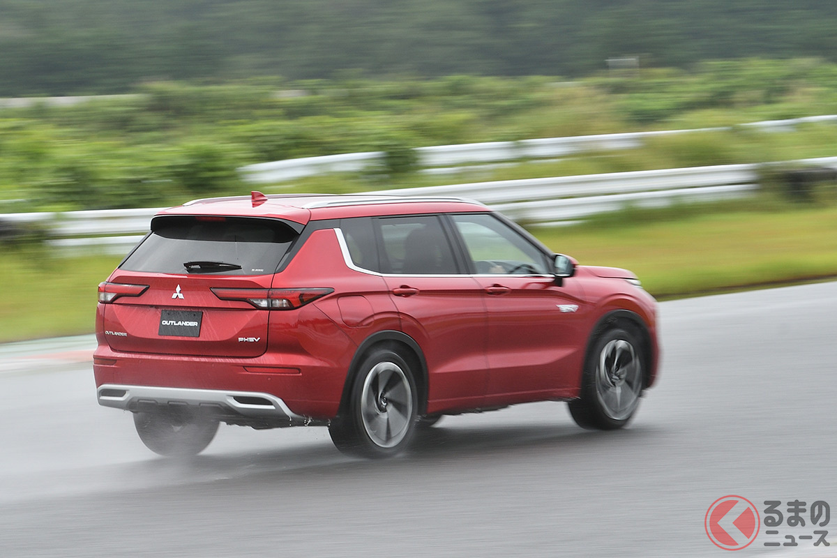 三菱が誇るS-AWCが走りの安心感を高める!
