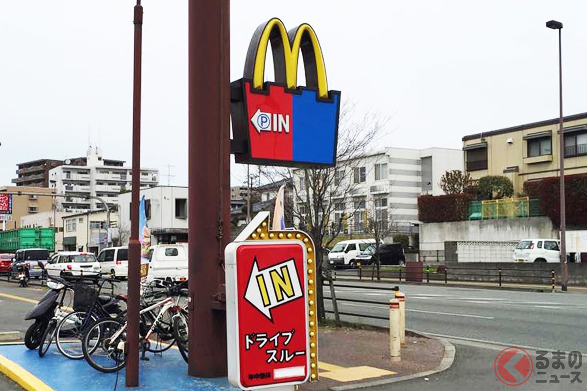 各地のマクドナルドでは土日などのお昼時に長い行列を見かけることがある